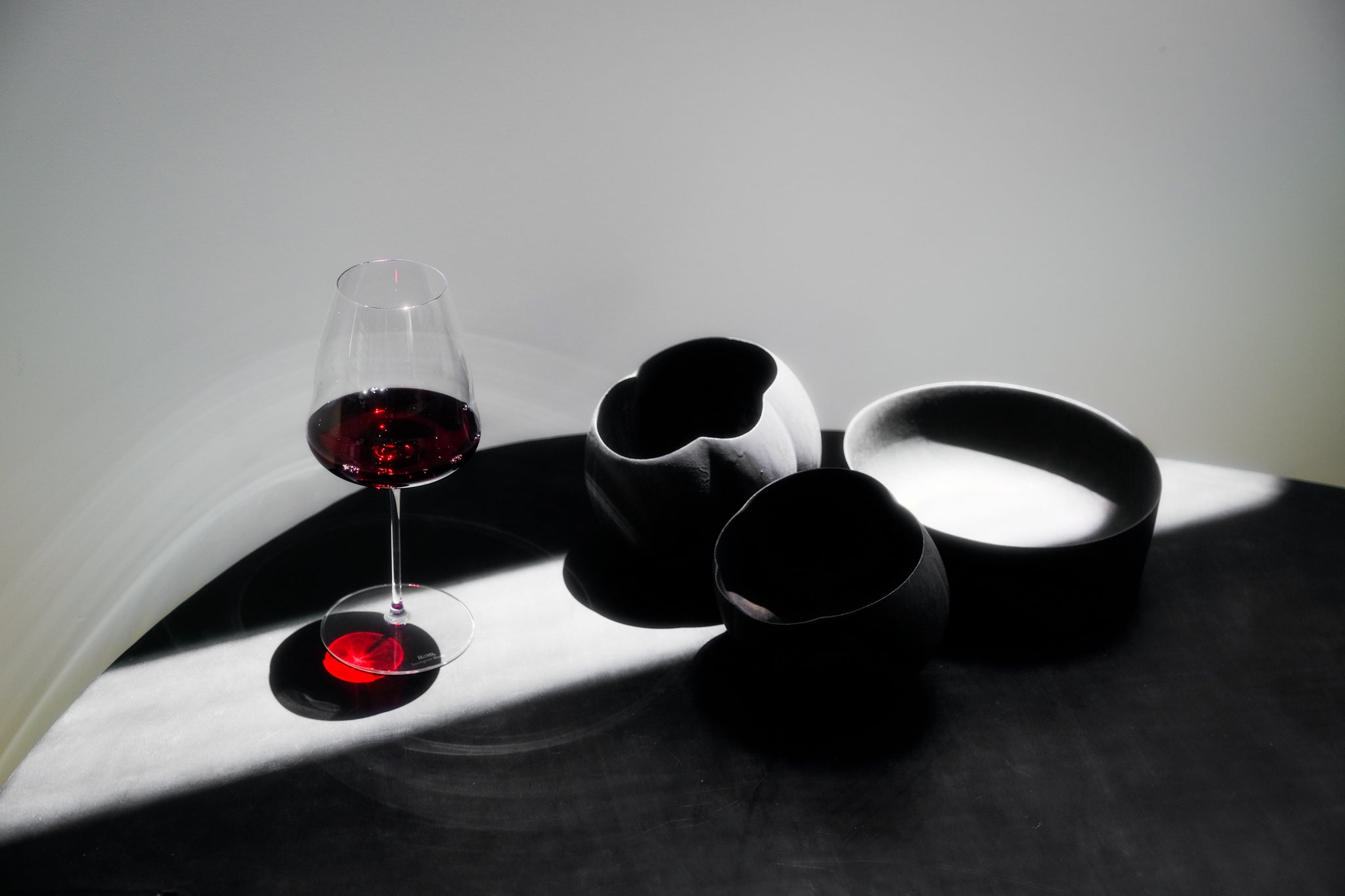 Watch This Amazing Spill-Proof Wine Glass in Action